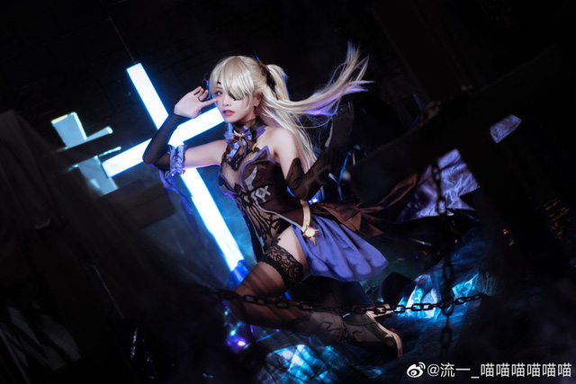 女coser@流一_喵喵喵喵喵喵化身《原神Impact》 中的“罪孽公主”菲谢尔-第1张图片