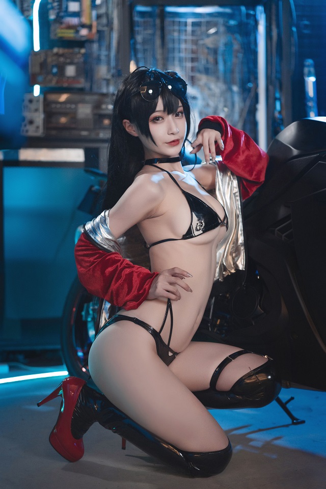 铁板烧鬼舞w cosplay | 铁板烧鬼舞w碧蓝航线·大凤机车cos图集-第6张图片