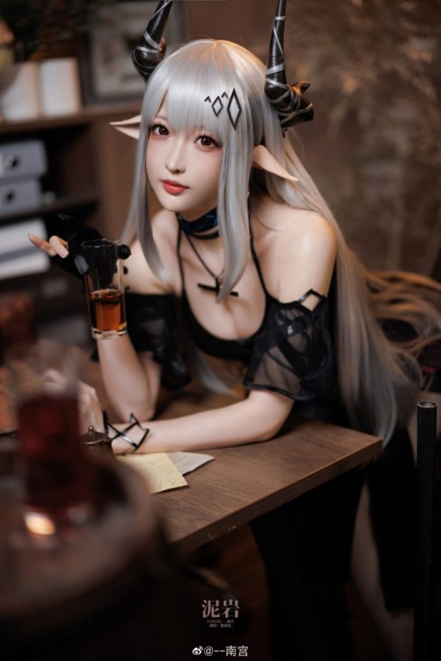 coser@南宫在《明日方舟》化身美丽动人的泥岩Mudrock-第7张图片