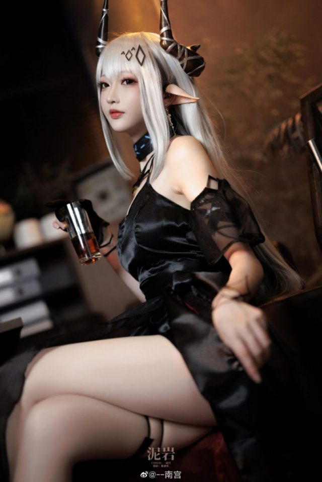 coser@南宫在《明日方舟》化身美丽动人的泥岩Mudrock-第6张图片