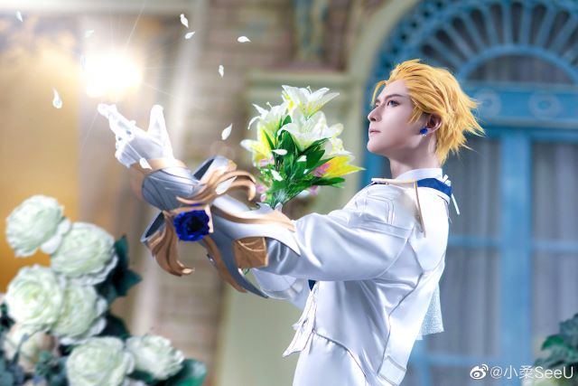 《英雄联盟》：小柔SeeU和W小小白W的“水晶玫瑰”情侣cosplay-第4张图片