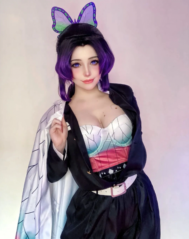 coser@alexy_sky_在漫画《鬼灭之刃》中化身“极甜的”蝴蝶忍-第5张图片