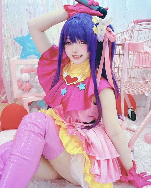 两个超级可爱的cosplay版本，来自漫画《我推的孩子》中的星野爱-第4张图片