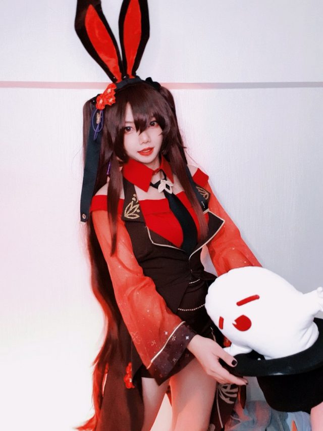 coser Nanthasri惊艳亮相：性感可爱兔女郎版的胡桃大放异彩-第1张图片