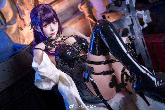 梦幻现实：凛子酱演绎《胜利女神：妮姬》米哈拉的绝美COSPLAY-第2张图片