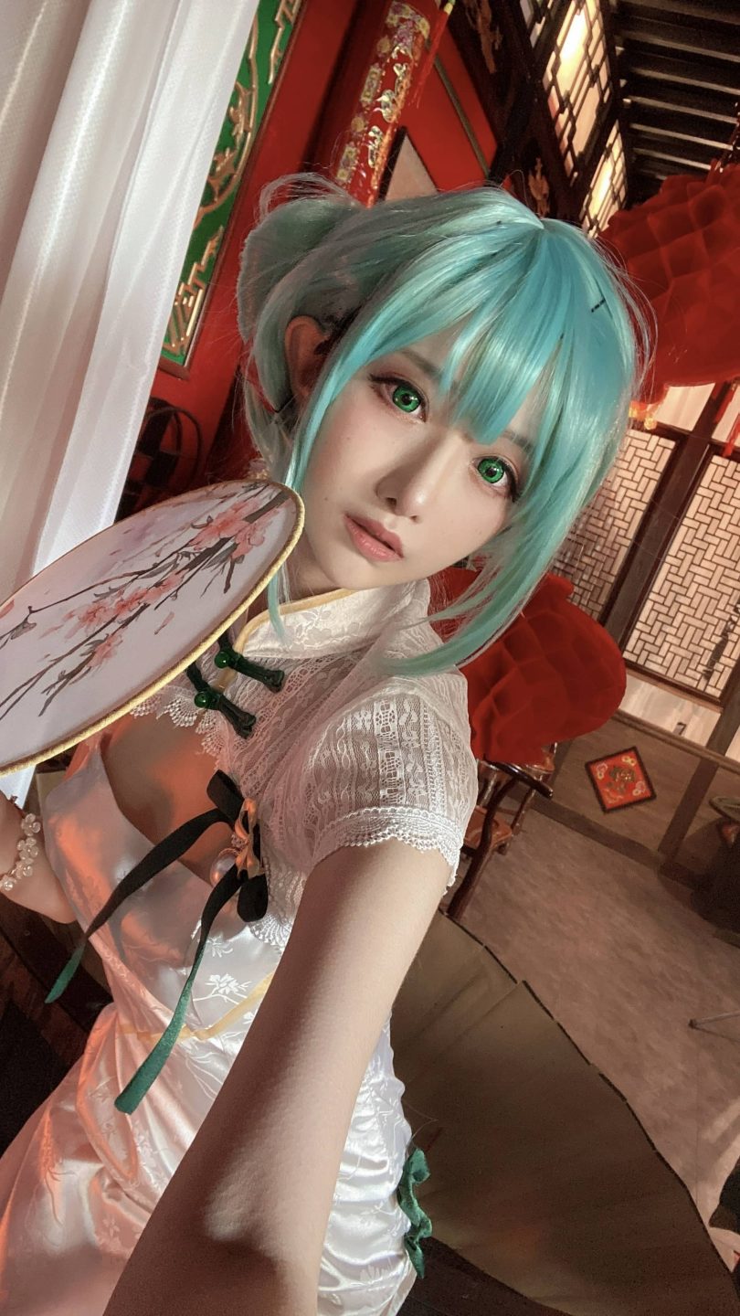 Shika小鹿鹿cos初音未来 | Shika小鹿鹿_初音未来·韶华旗袍cos [14P2V-88MB]-第8张图片