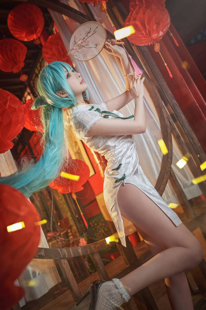 Shika小鹿鹿cos初音未来 | Shika小鹿鹿_初音未来·韶华旗袍cos [14P2V-88MB]-第4张图片