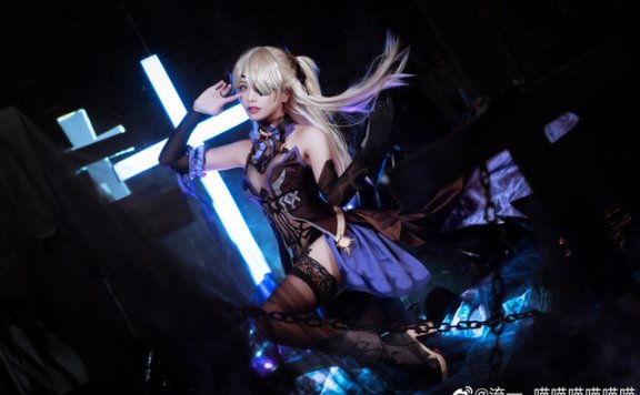 女coser@流一_喵喵喵喵喵喵化身《原神Impact》 中的“罪孽公主”菲谢尔