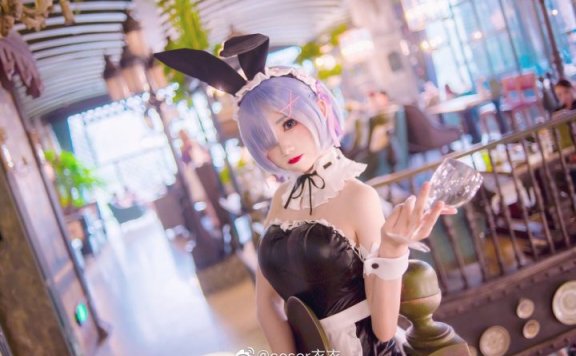 Coser衣衣在《Re:Zero》中 COS 蕾姆，变身美丽迷人的女仆