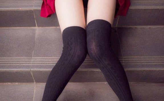 在日本，用极毒的“漂亮的大腿”cosplay让人兴奋不已