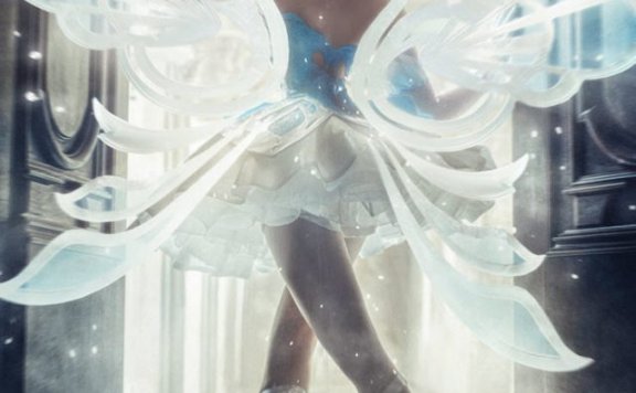 《传说对决》中“天鹅湖之翼”克里希的超现实cosplay，闪闪发光的美丽