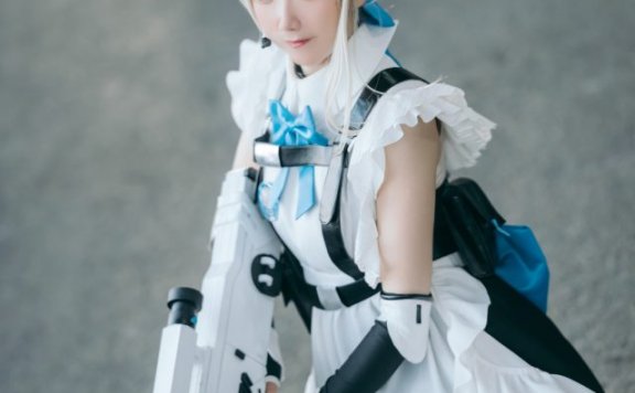 Wuli大YIMI cos《蔚蓝档案》飞鸟马时，娇柔可爱亮相"COMICUP 29"