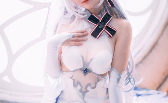 《碧蓝航线》cosplay：coser矢井桃卷优雅美丽的“花嫁版”欧根亲王