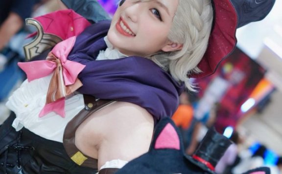 魔术天才大揭秘：coser Caramela化身《原神》中漂亮可爱的林尼