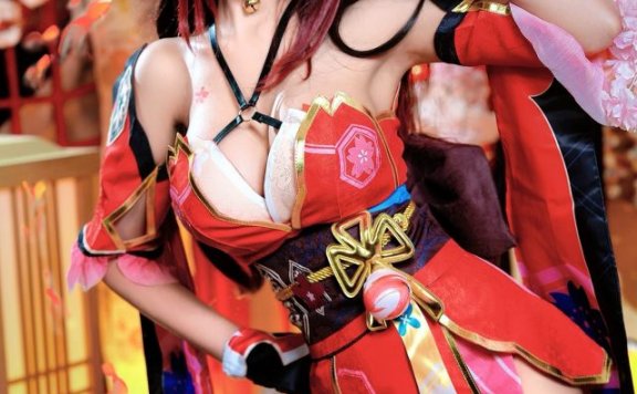 星穹铁道的绚烂花火：泰国coser Zouka变身可爱迷人的花火